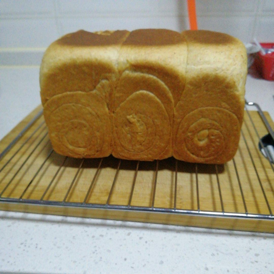 吐司，奶香手撕面包，超级香浓