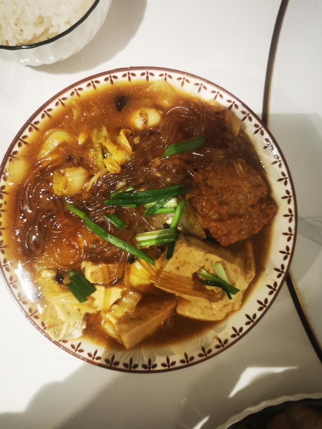家常白菜粉条炖豆腐