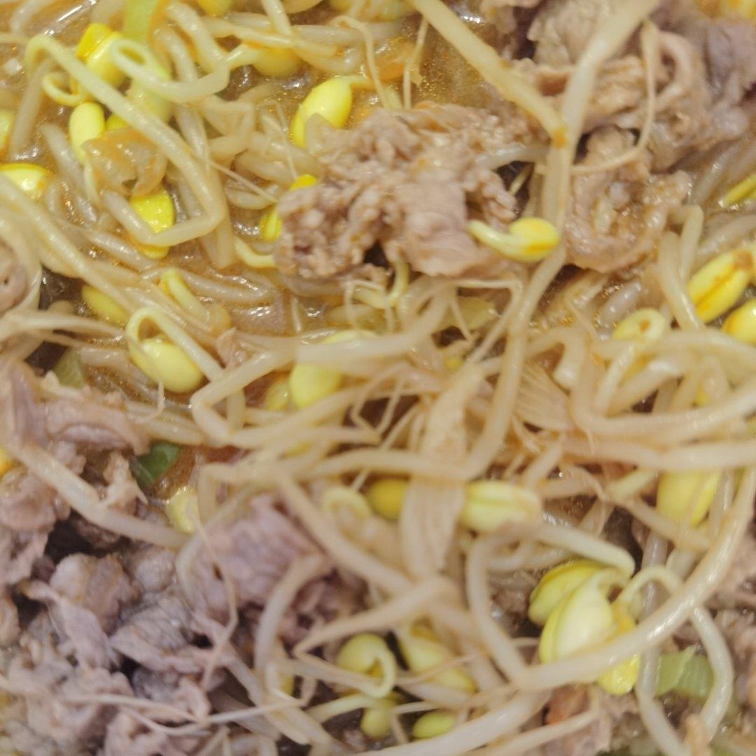 韩式牛肉卷炒豆芽