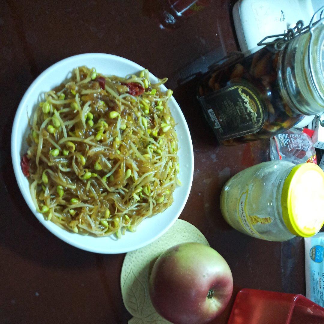 黄豆芽炒粉条