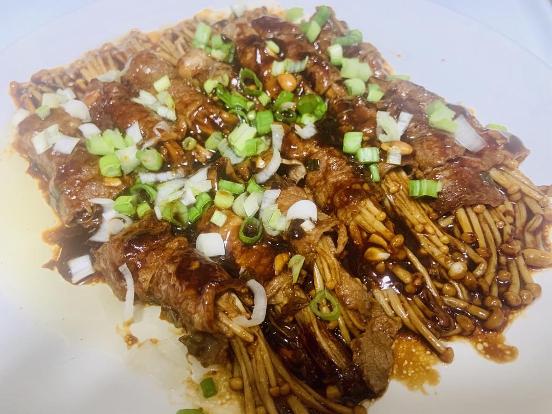 【金针菇肥牛卷】