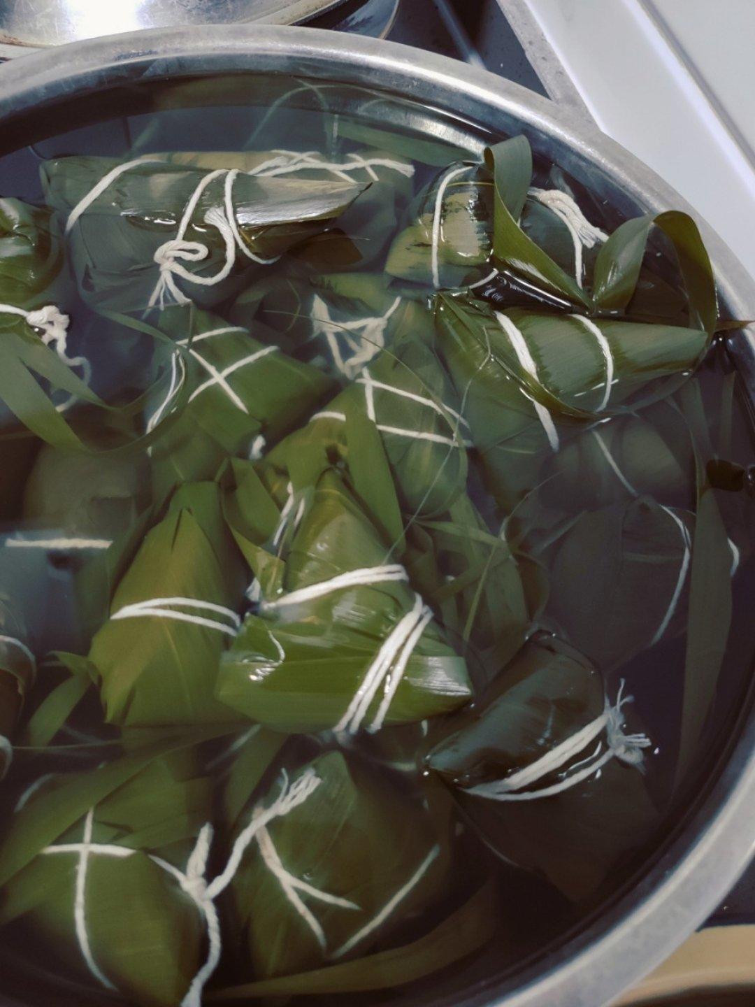 一分钟学会包粽子（视频）