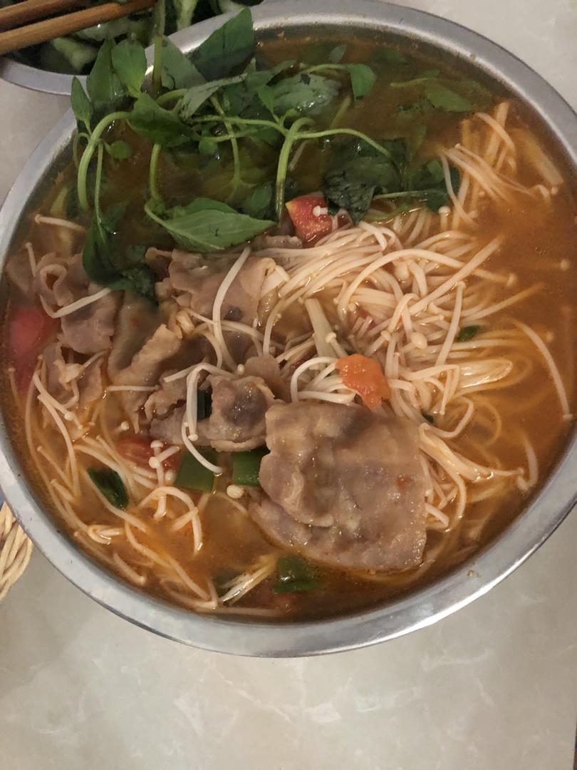 番茄金针菇肥牛