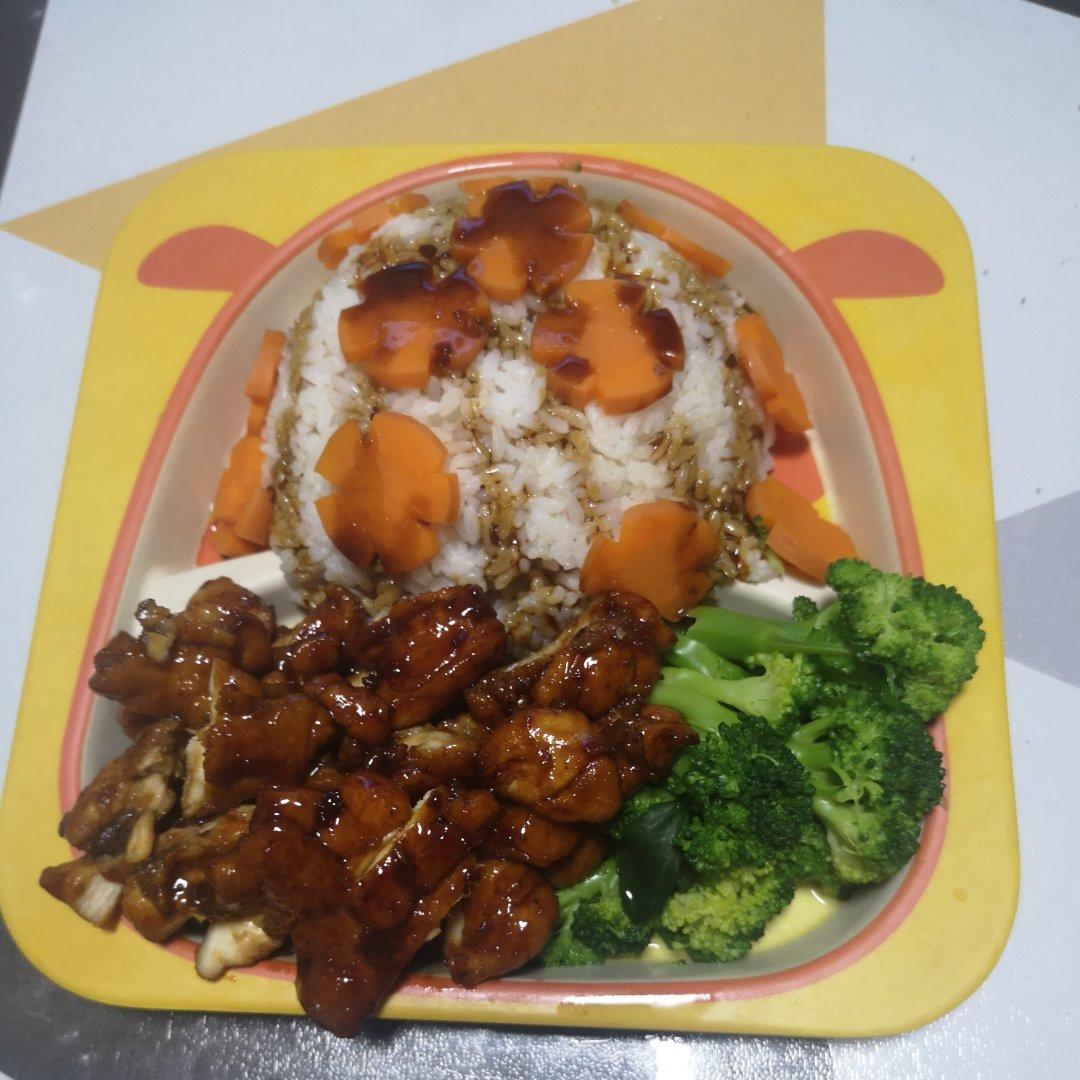 鲜嫩多汁的照烧鸡腿饭