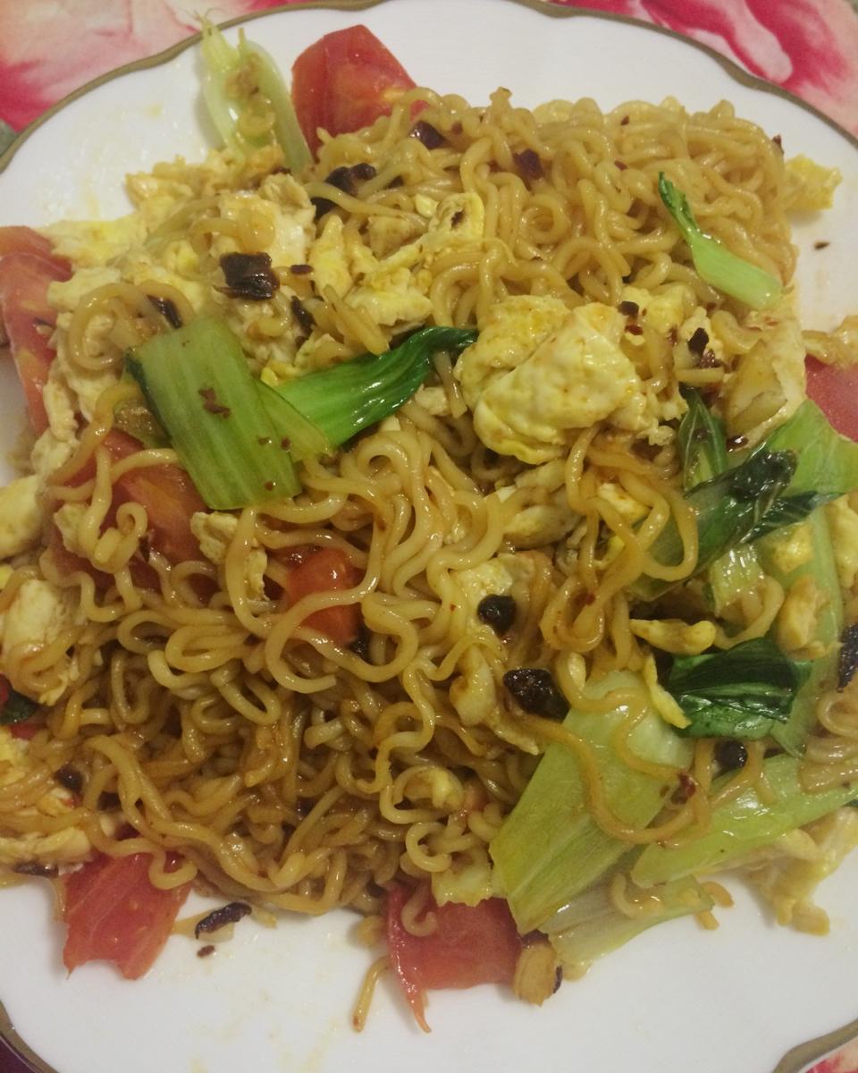 路边摊风味炒方便面
