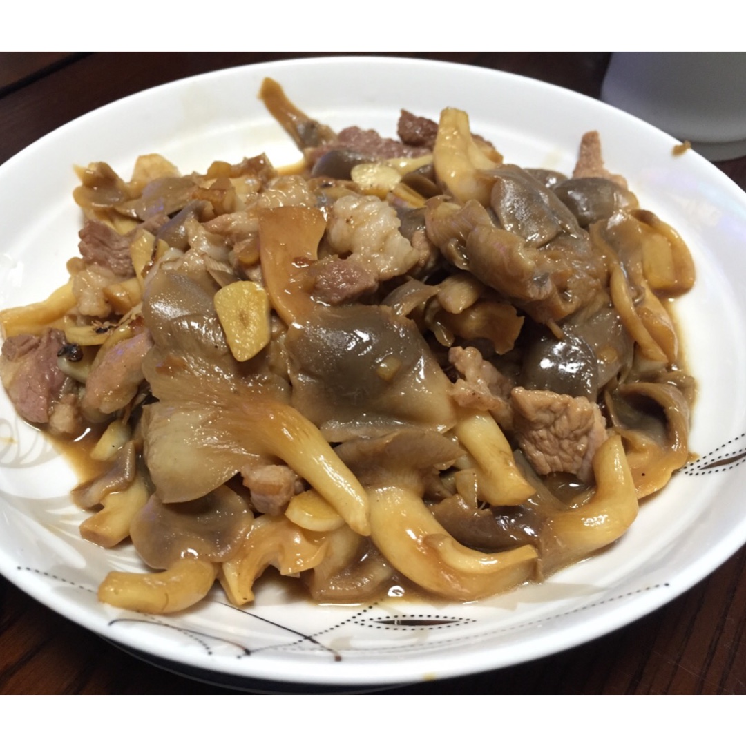 luffylee做的秀珍菇炒肉片