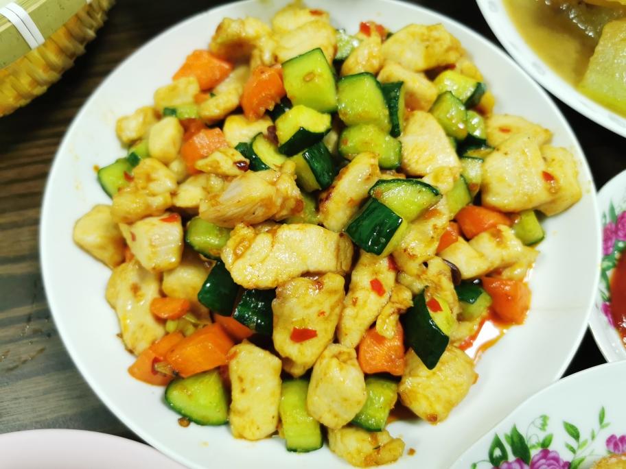 美味的炒三丁的做法