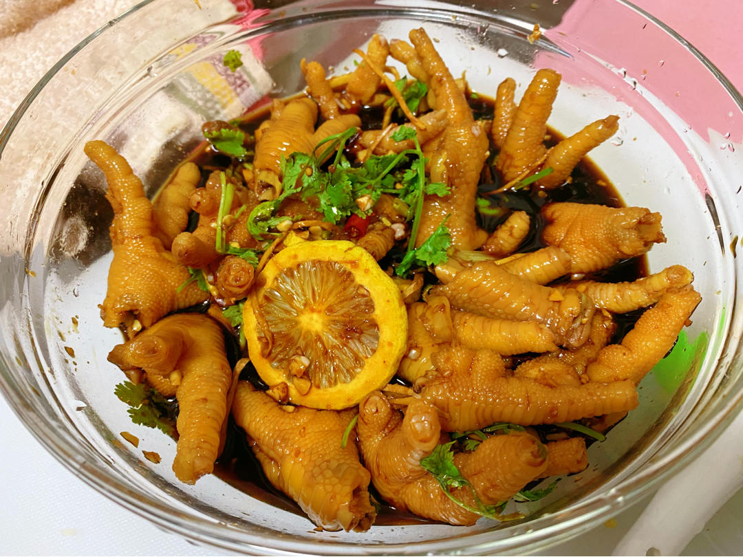 停不下来的秘制凉拌鸡爪