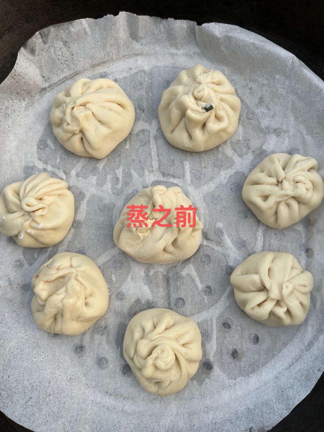 松软多汁的肉包子