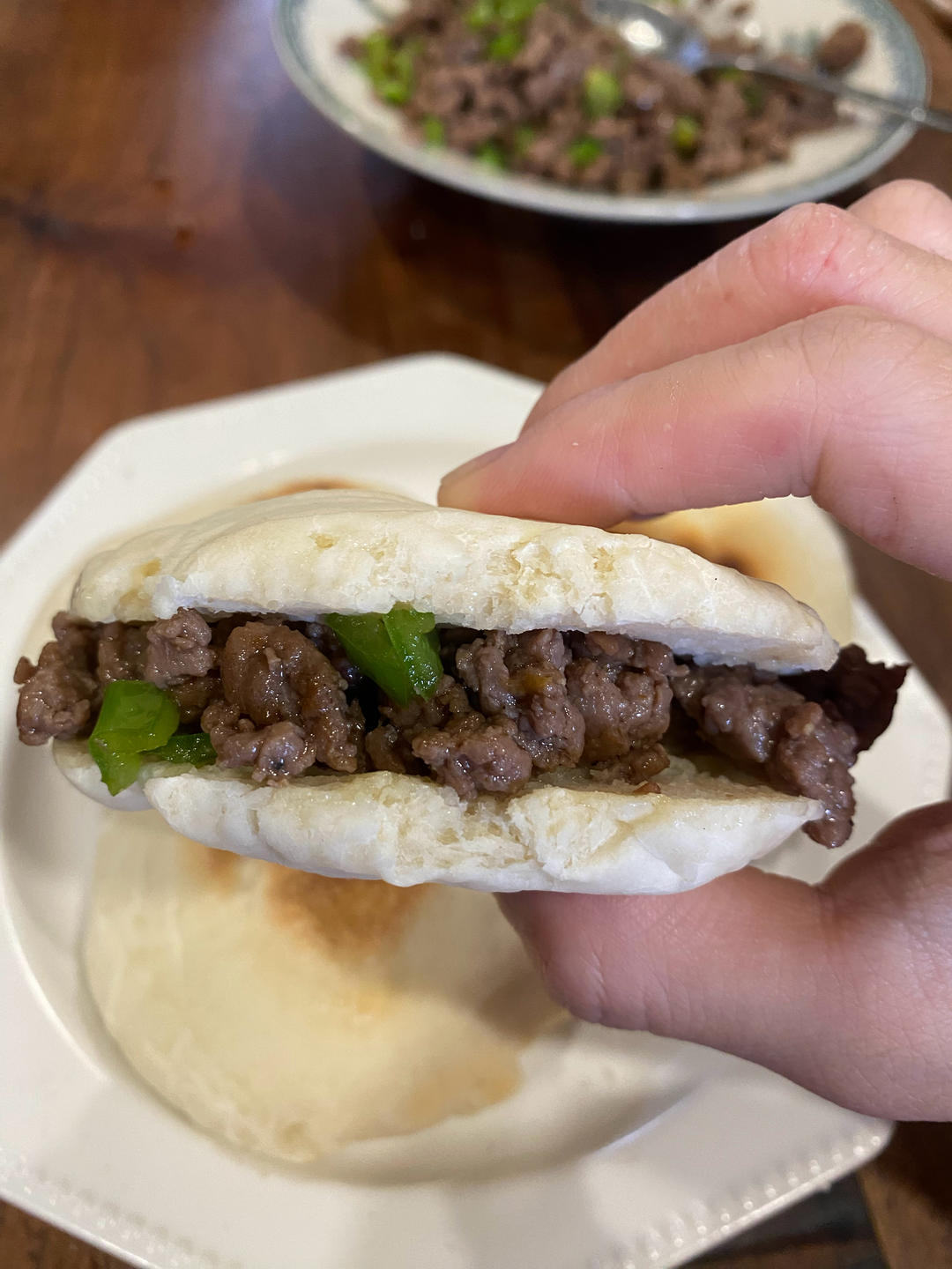 肉夹馍，白吉馍