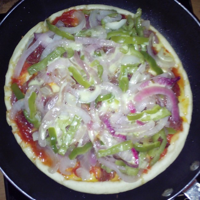 平底锅脆底香肠披萨