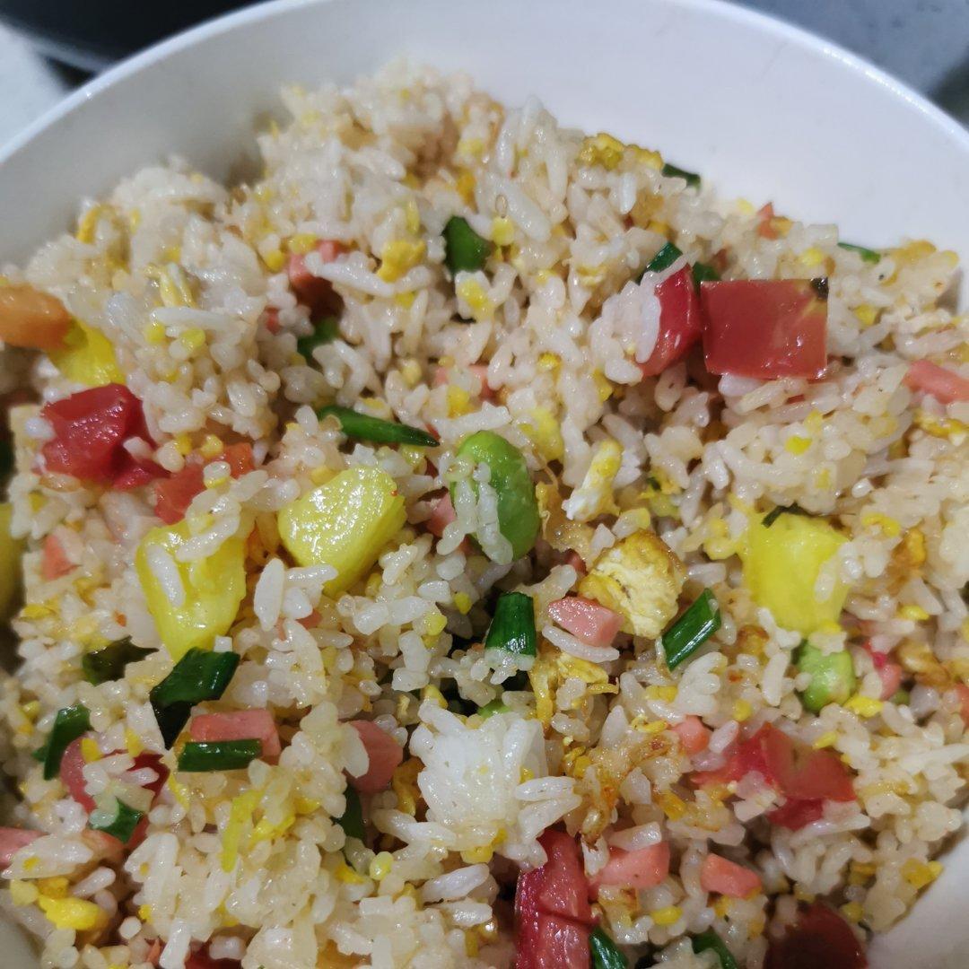 虾仁菠萝炒饭