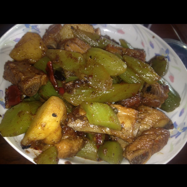 川味土豆烧排骨