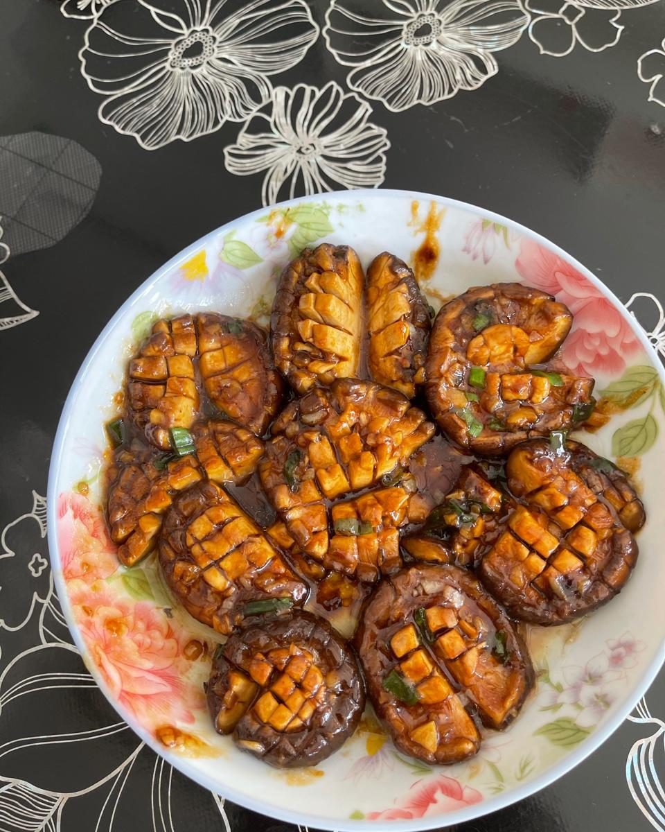 鲜嫩多汁，比鲍鱼还好吃红烧香菇