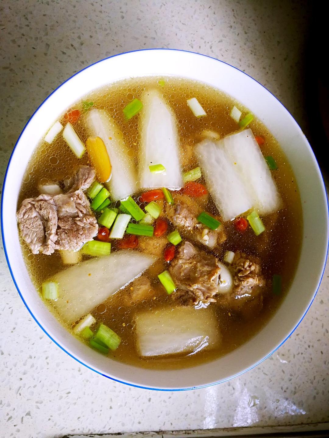 容容_oeil做的萝卜排骨汤