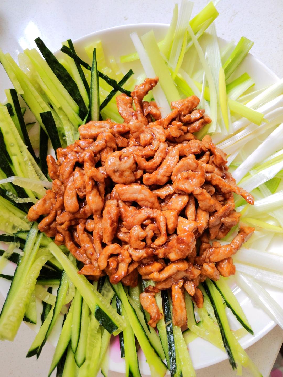 学做京酱肉丝，带饼的