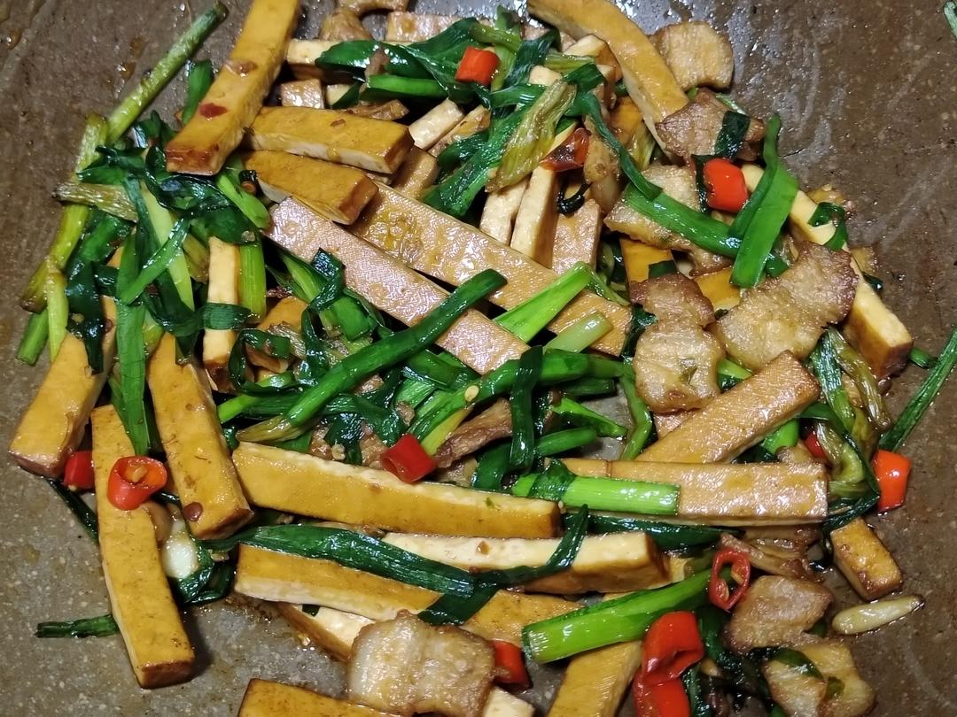 厨师长教你：“韭菜炒香干”的做法，开胃下饭，家常快手菜