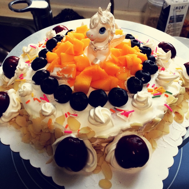 奶油水果装饰蛋糕