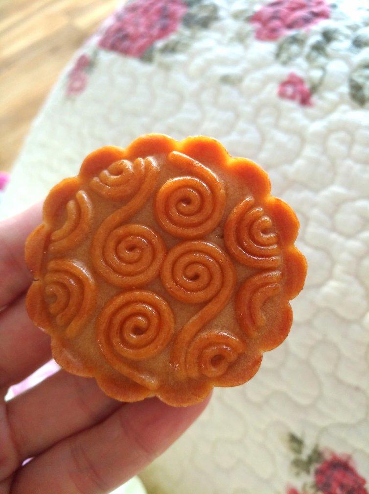 黑芝麻蛋黄月饼