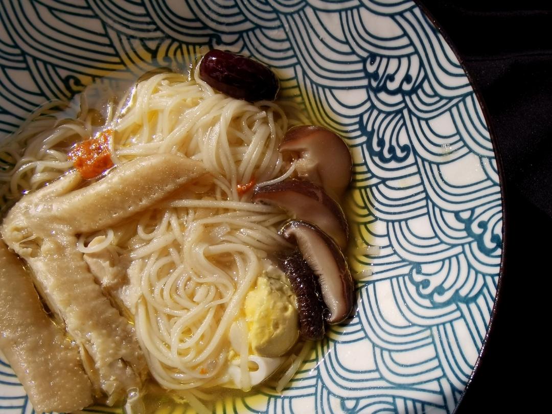 鸡丝菌汤面
