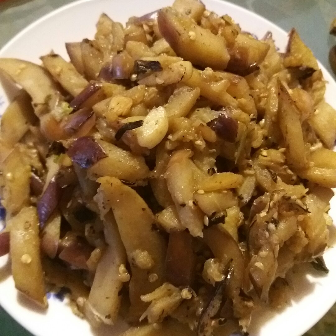 清爽少油又入味的家常炒茄子