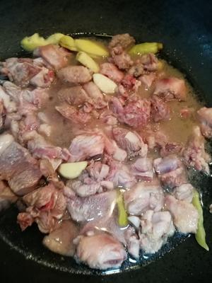 泡椒焖鸭肉的做法 步骤4