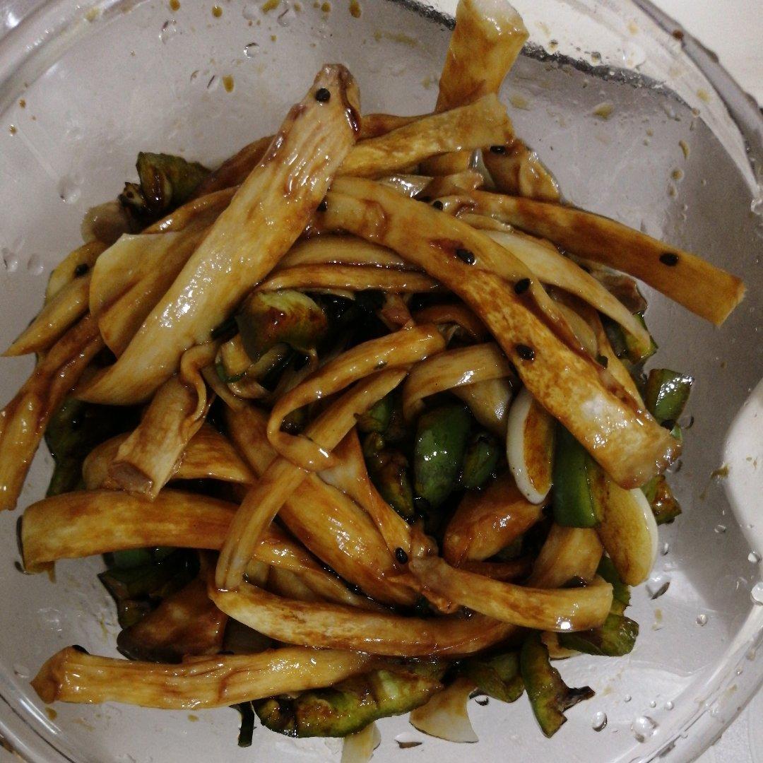 比肉还好吃的【手撕凉拌杏鲍菇】，上桌扫光光