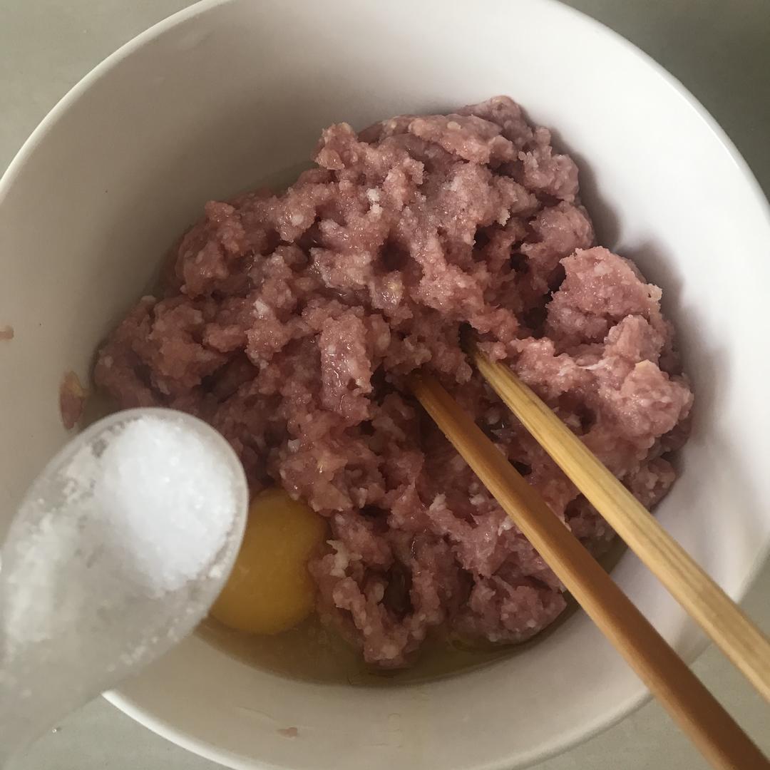 馄饨鲜肉馄饨三鲜汤/麻辣汤底基础版本的做法 步骤1