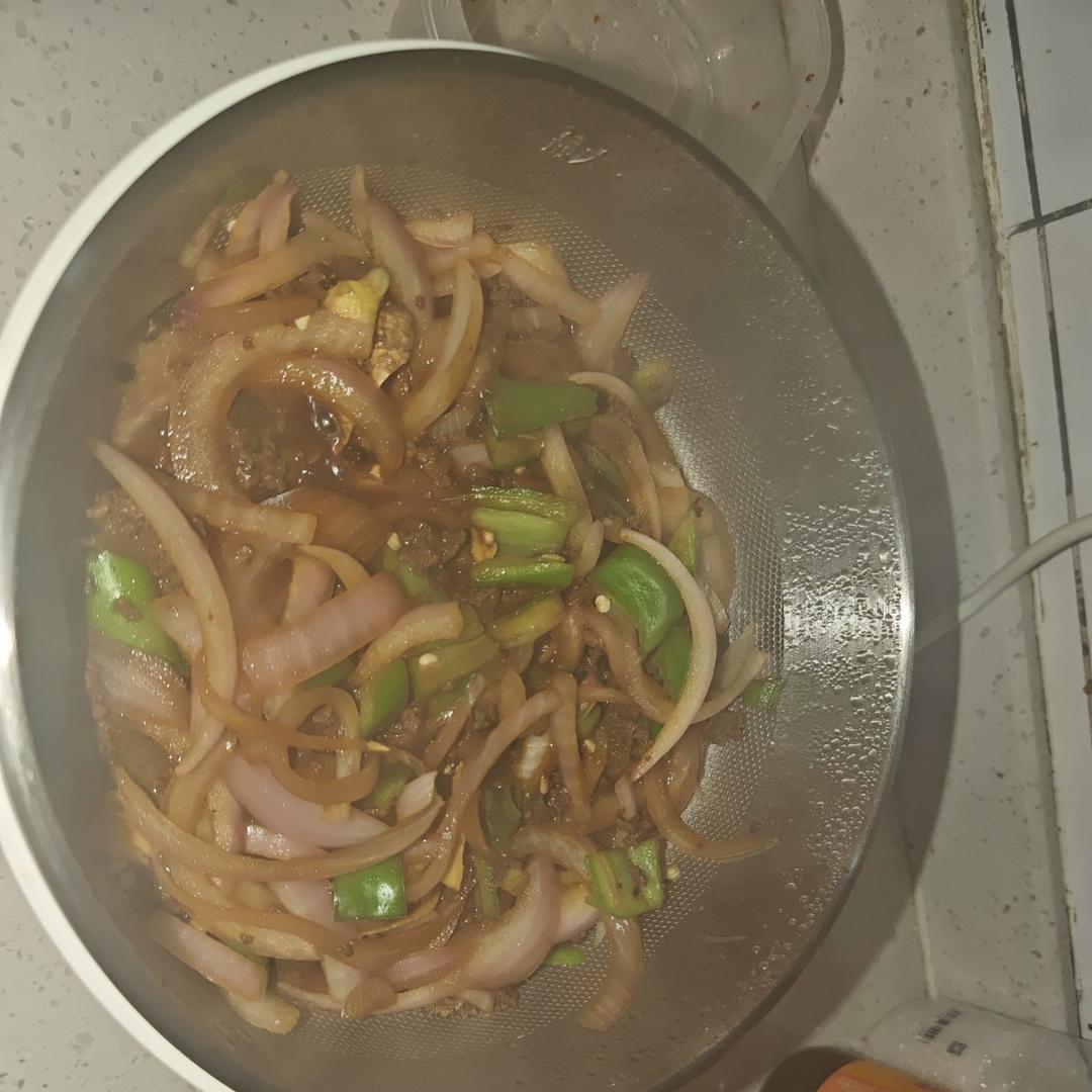 青椒洋葱炒牛肉沫
