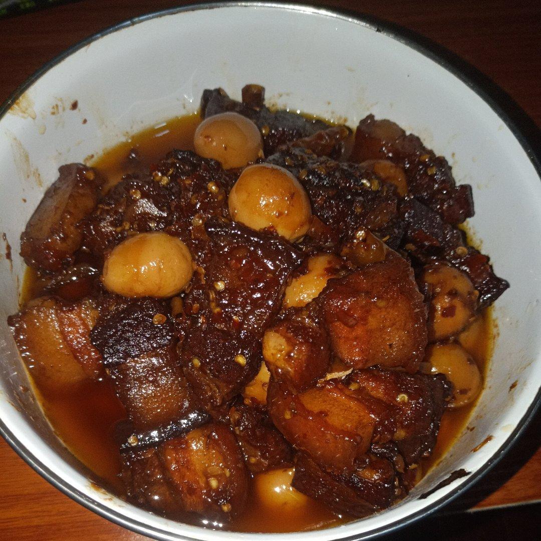 不放油的红烧肉+鹌鹑蛋