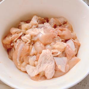 泰式椰浆咖喱鸡的做法 步骤2