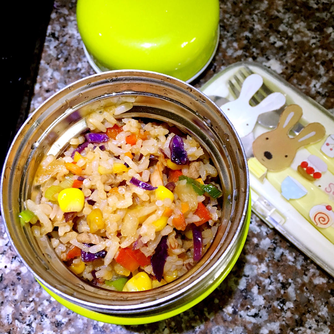 高颜值的虾仁蔬菜炒饭