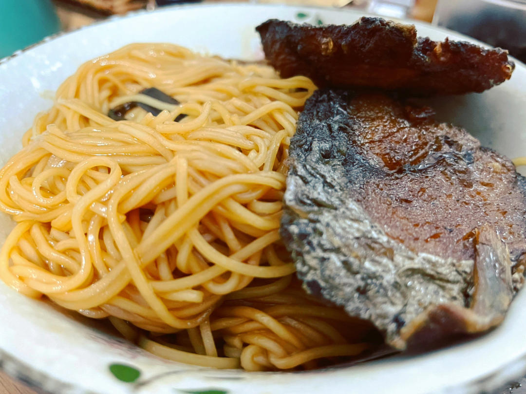 10分钟搞定的一碗葱油拌面