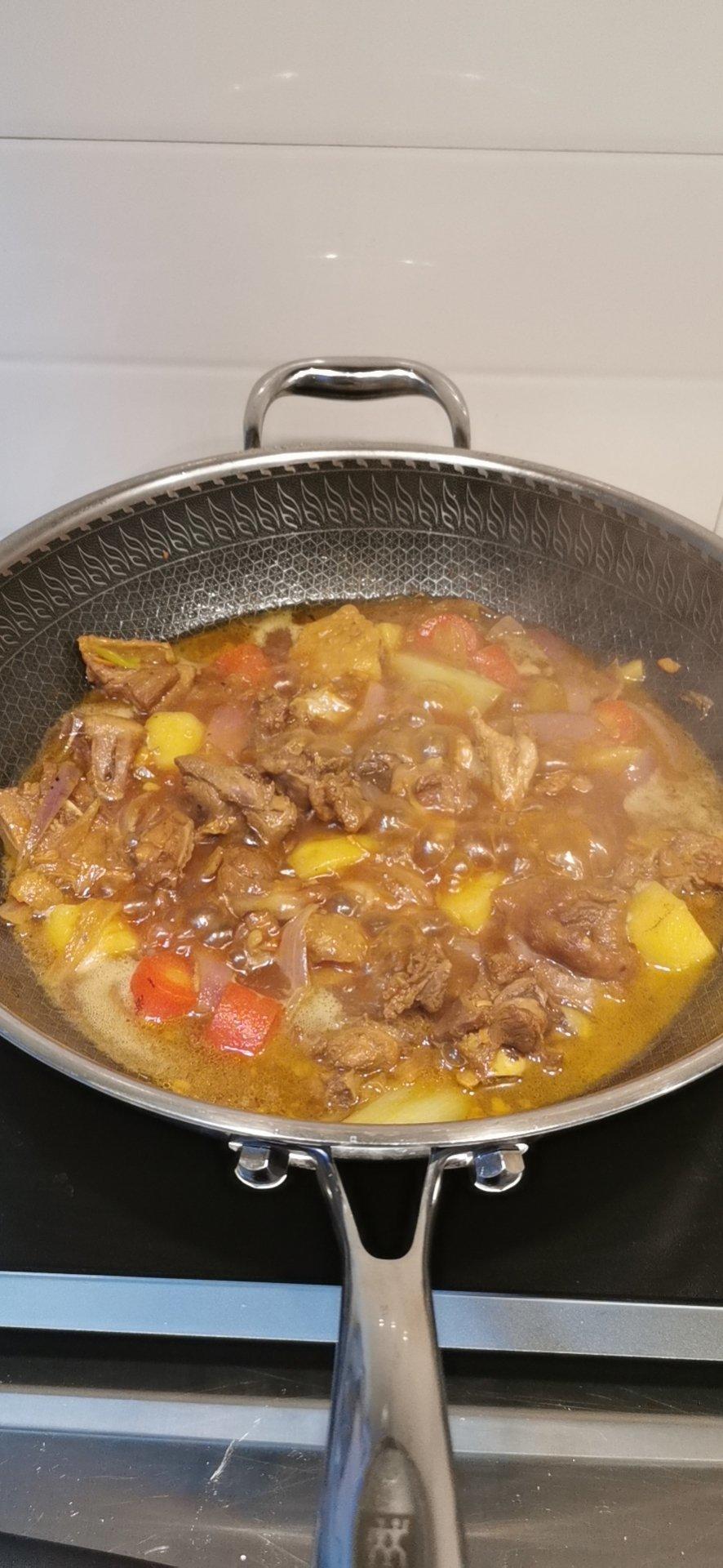 土豆胡萝卜炖鸡块