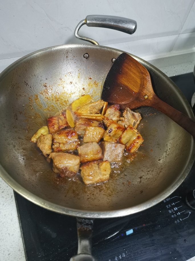 土豆板栗炖排骨的做法 步骤2