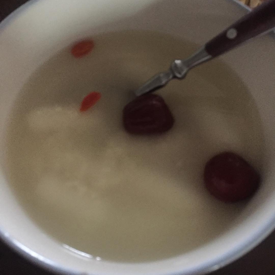 枸杞酒酿水抱蛋