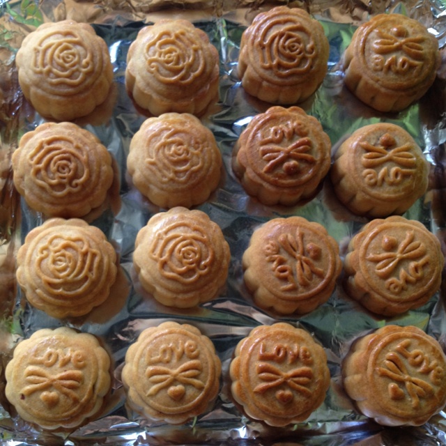 广式月饼——蛋黄莲蓉月饼