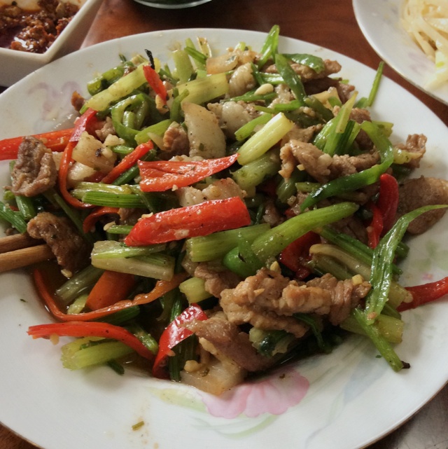 芹菜炒肉末