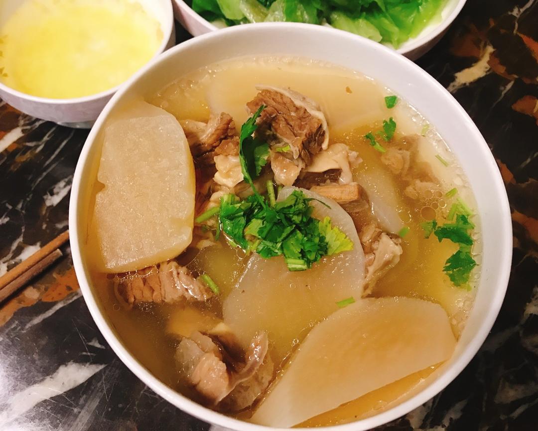 萝卜牛腩煲