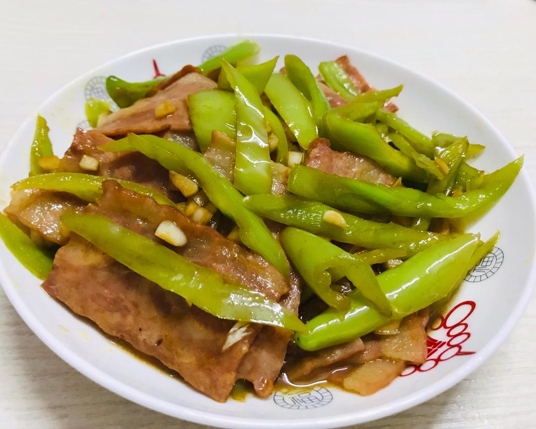 青椒炒培根的做法