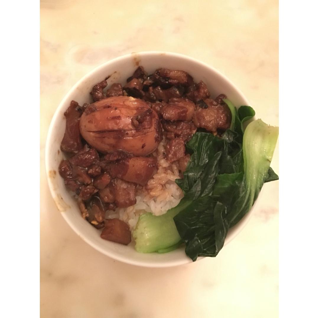 洋葱酥卤肉饭