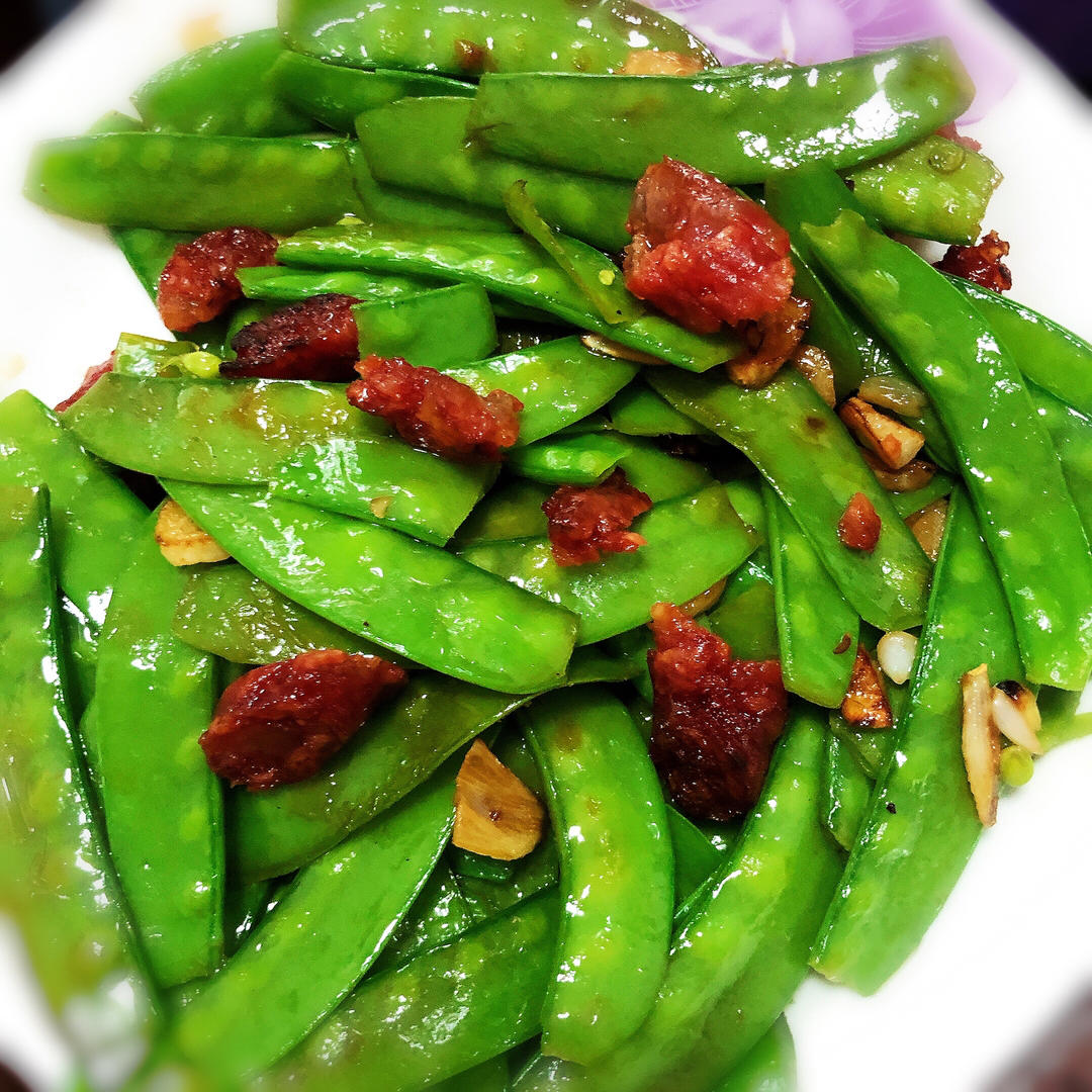 无比简单的荷兰豆炒腊肠，营养又好吃～！