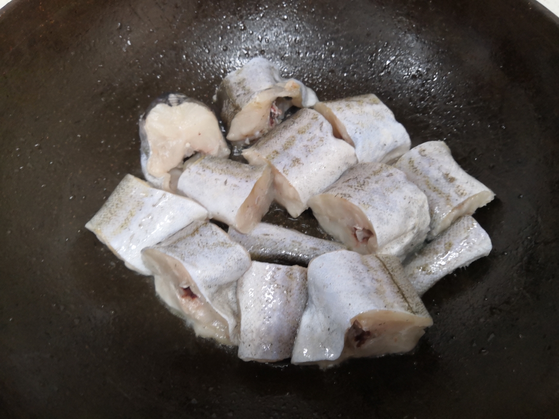 超下饭的鳕鱼炖豆腐的做法 步骤4