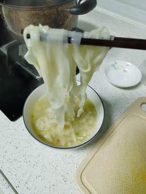 饺子皮变爽滑面条，不用和面的做法 步骤9