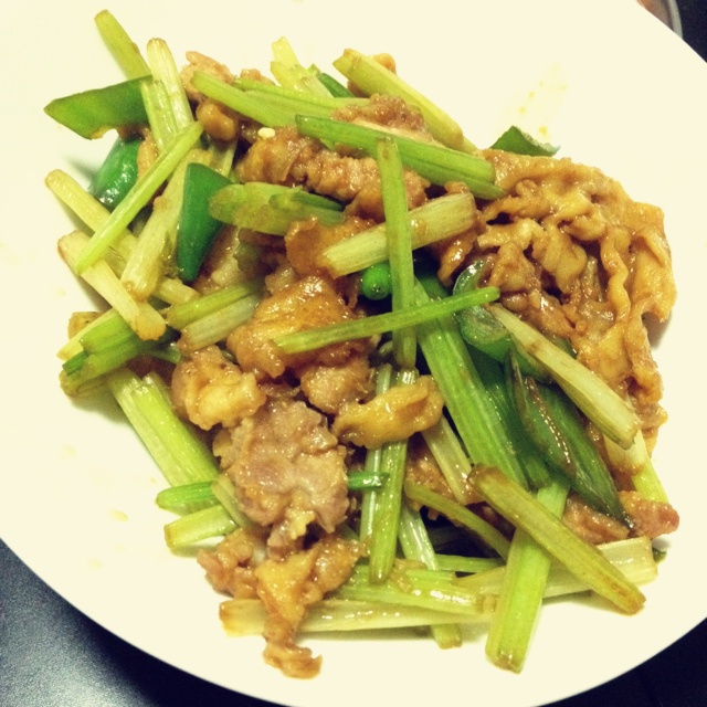芹菜炒肉