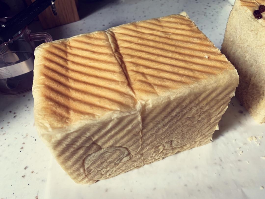 用烤箱自己做面包--手工牛奶吐司面包