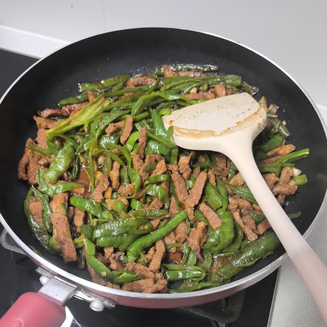 巨下饭的尖椒肉丝好吃得一碗接一碗