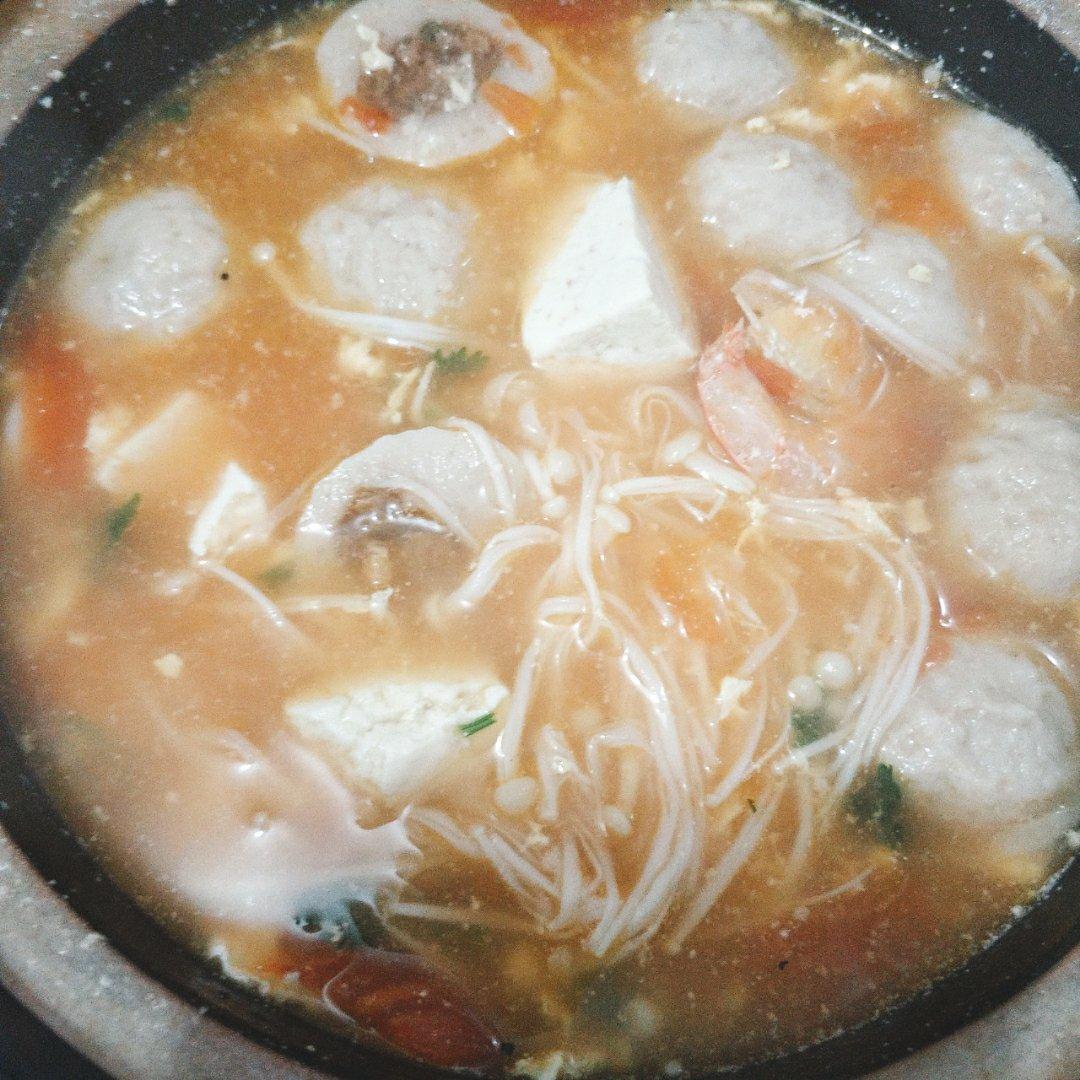 西红柿菌菇豆腐汤