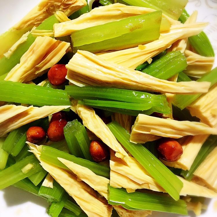 凉拌芹菜（简洁版）