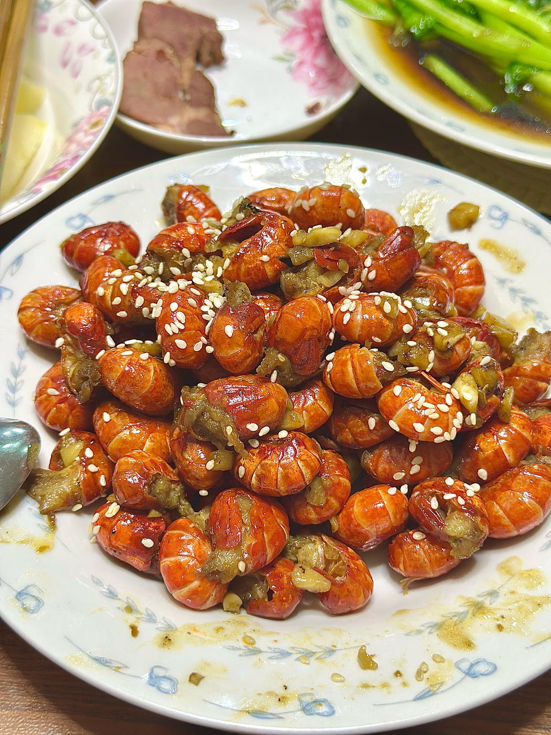 蒜香龙虾尾(太绝了！我最后连蒜末都给扒拉干净了)